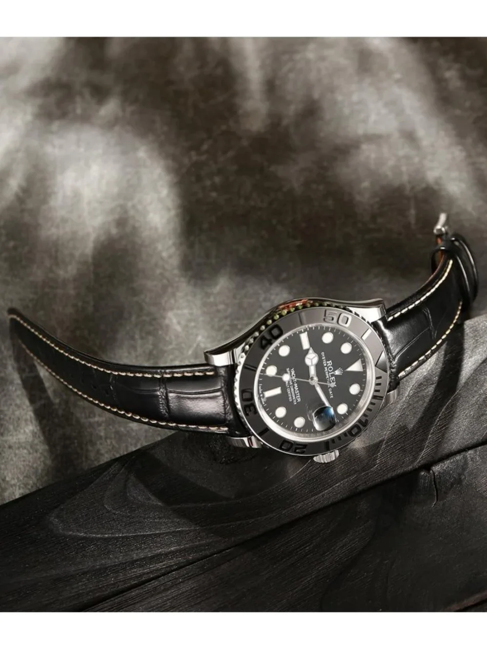 Stylish Leather Watch Band for Men, Quick-Release Alligator Grain Design